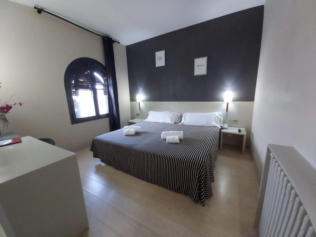 Hotel El Castell Sant Boi de Llobregat Dış mekan fotoğraf
