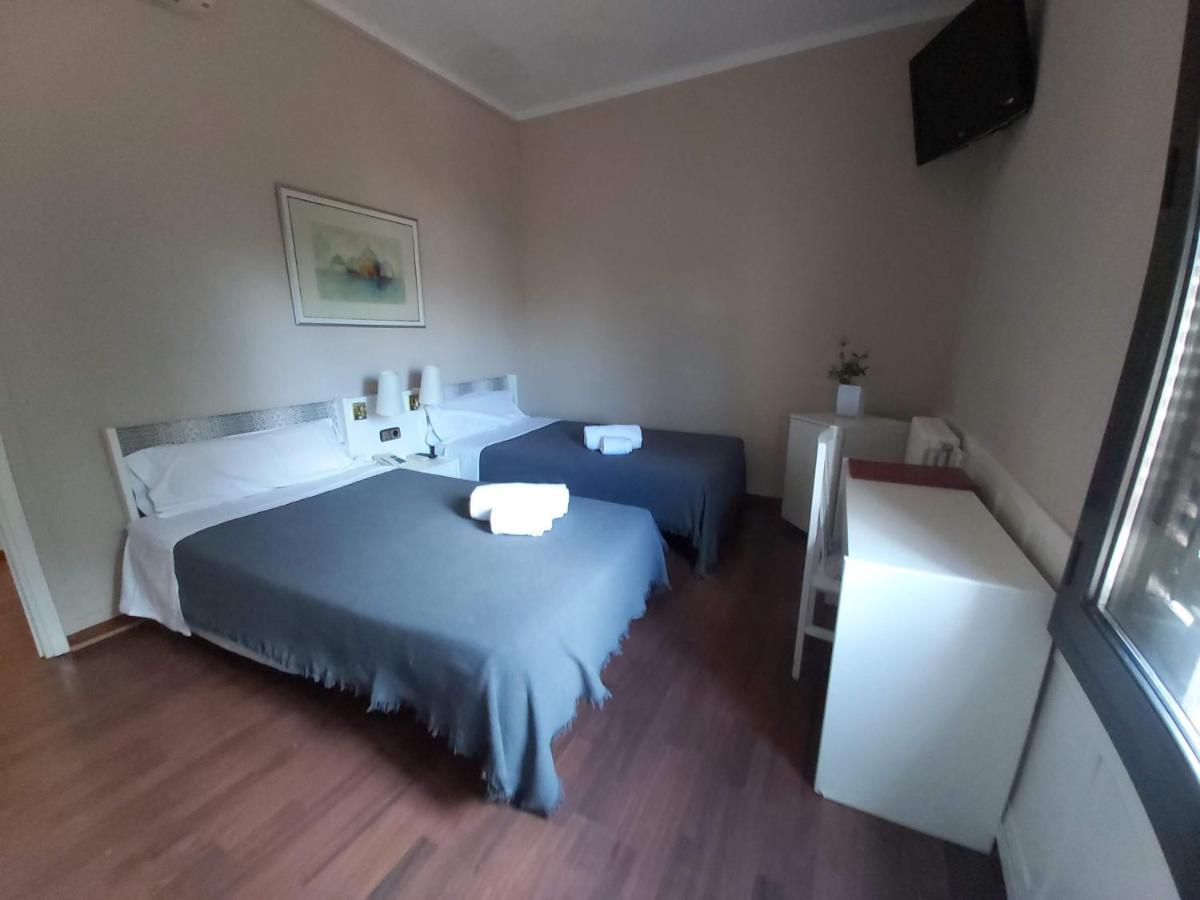 Hotel El Castell Sant Boi de Llobregat Dış mekan fotoğraf