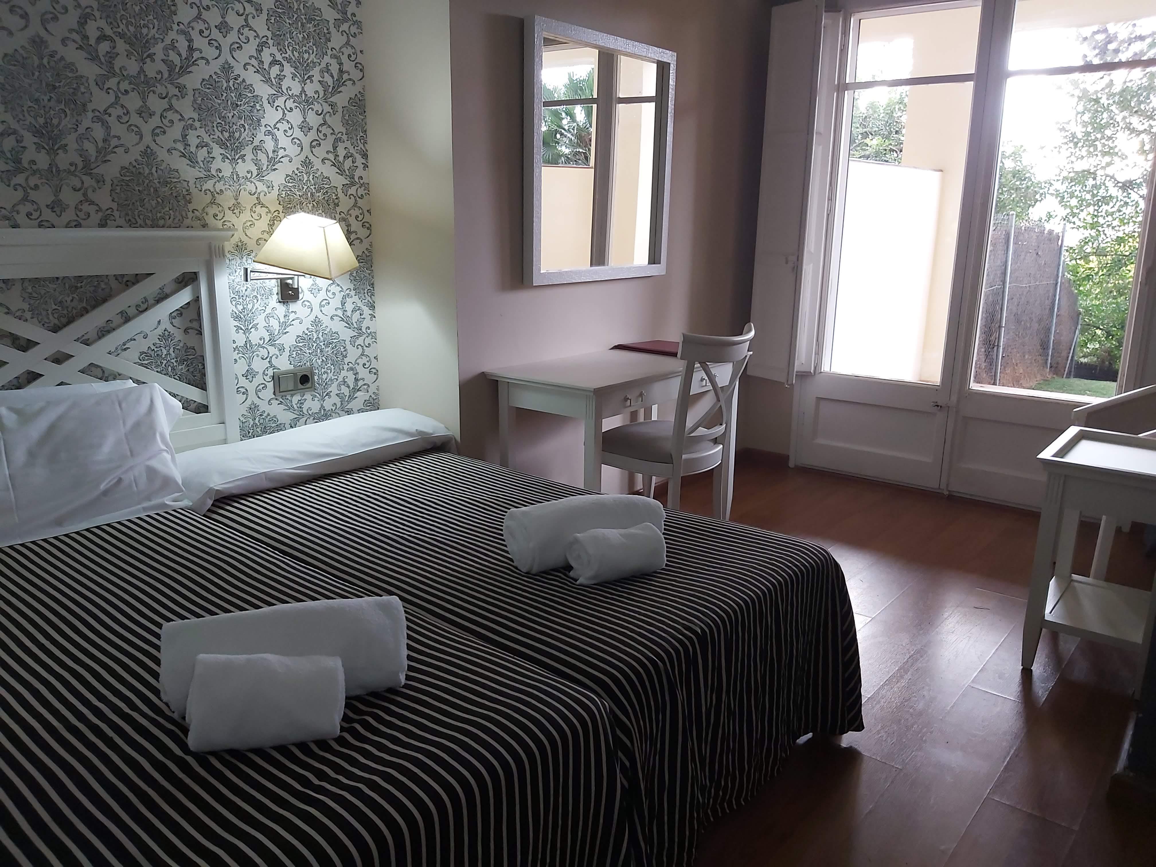 Hotel El Castell Sant Boi de Llobregat Dış mekan fotoğraf
