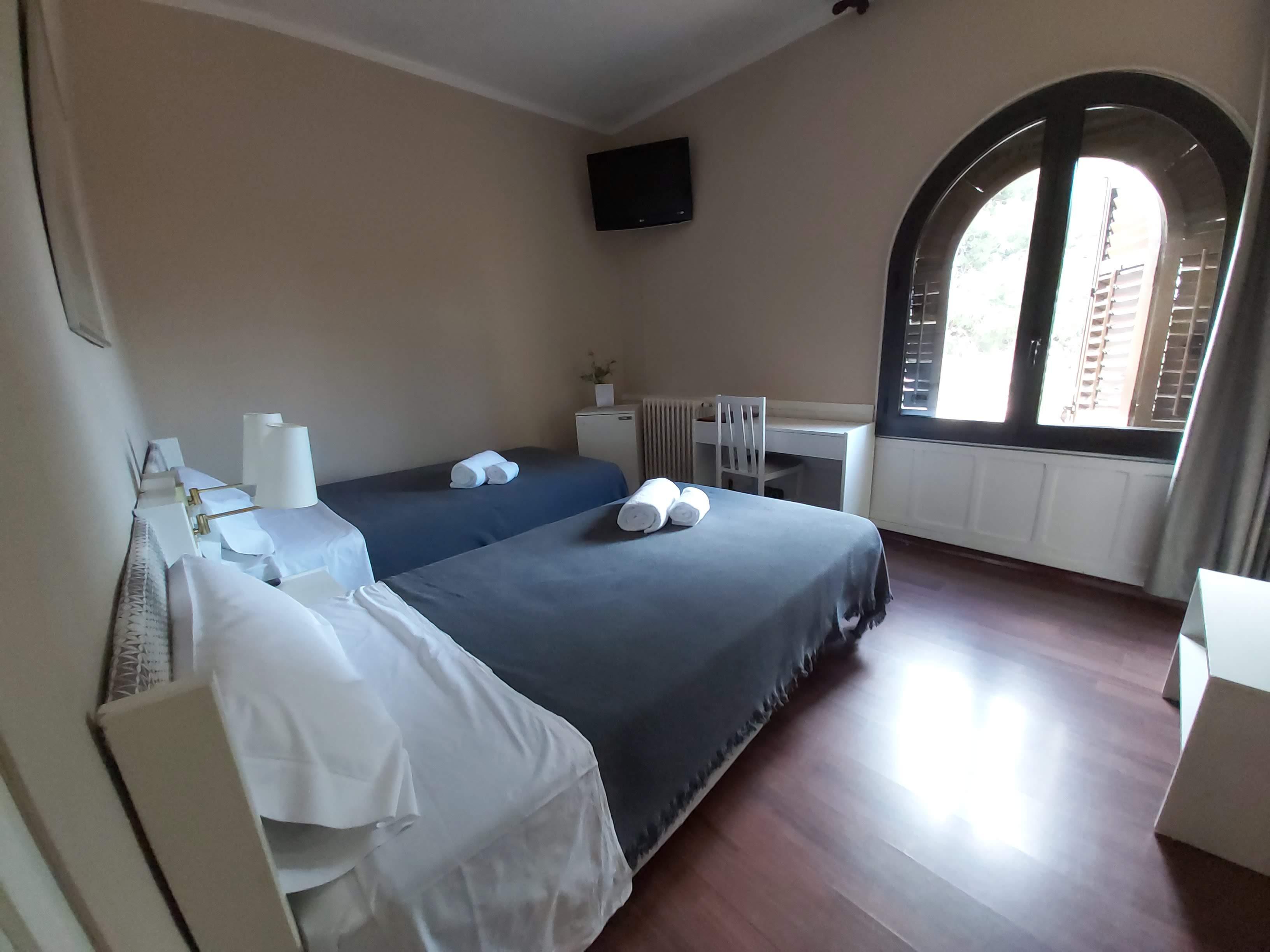 Hotel El Castell Sant Boi de Llobregat Dış mekan fotoğraf