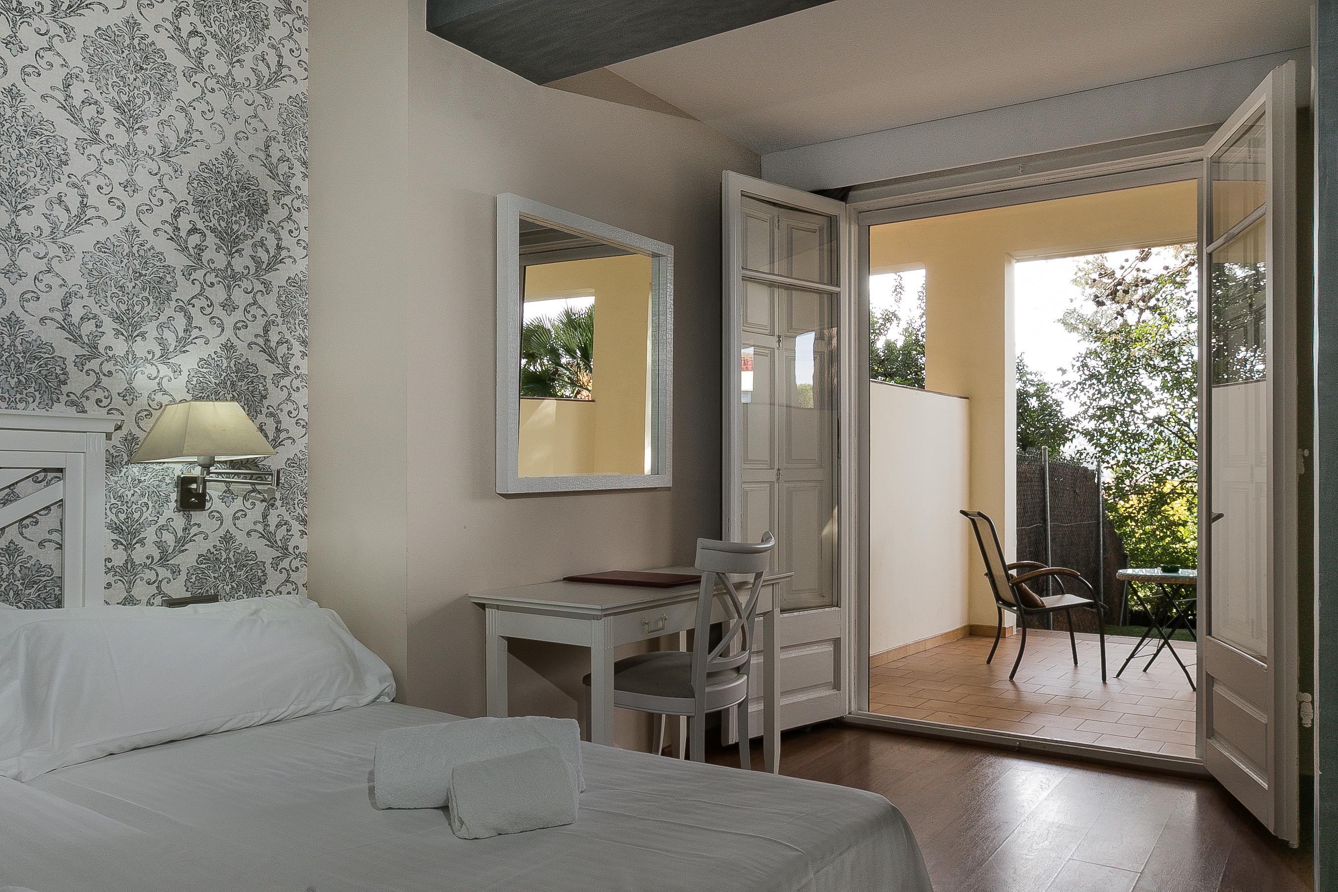 Hotel El Castell Sant Boi de Llobregat Dış mekan fotoğraf