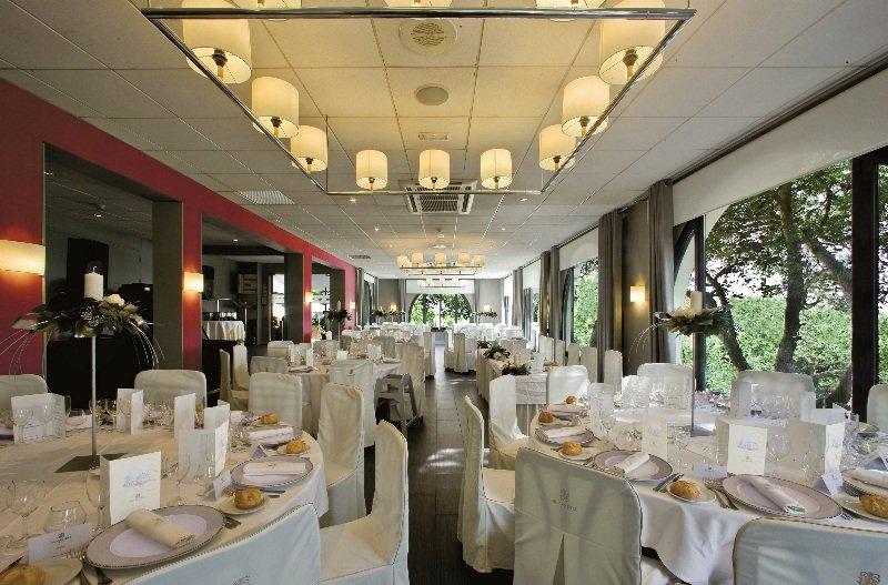 Hotel El Castell Sant Boi de Llobregat Dış mekan fotoğraf