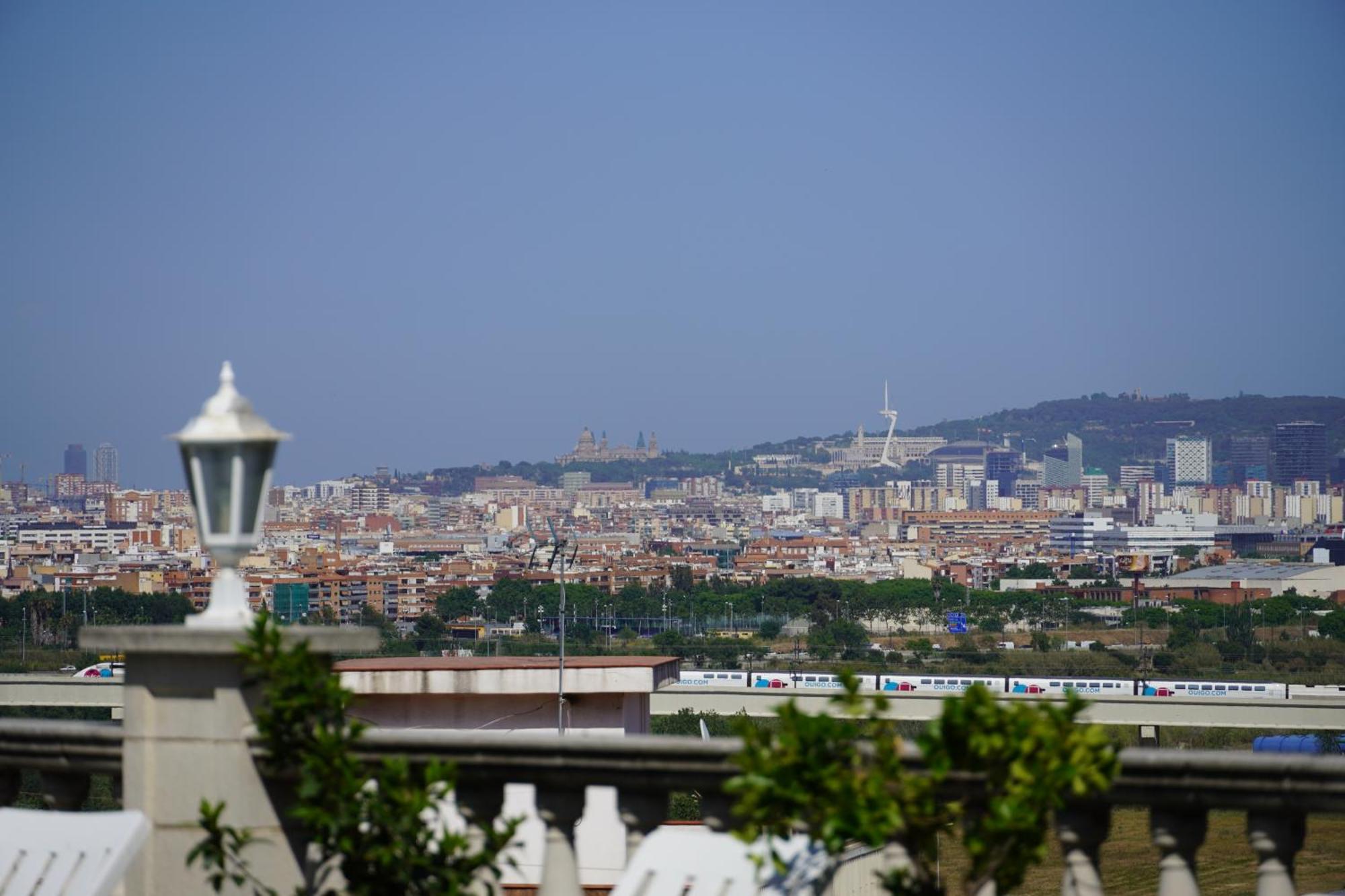 Hotel El Castell Sant Boi de Llobregat Dış mekan fotoğraf